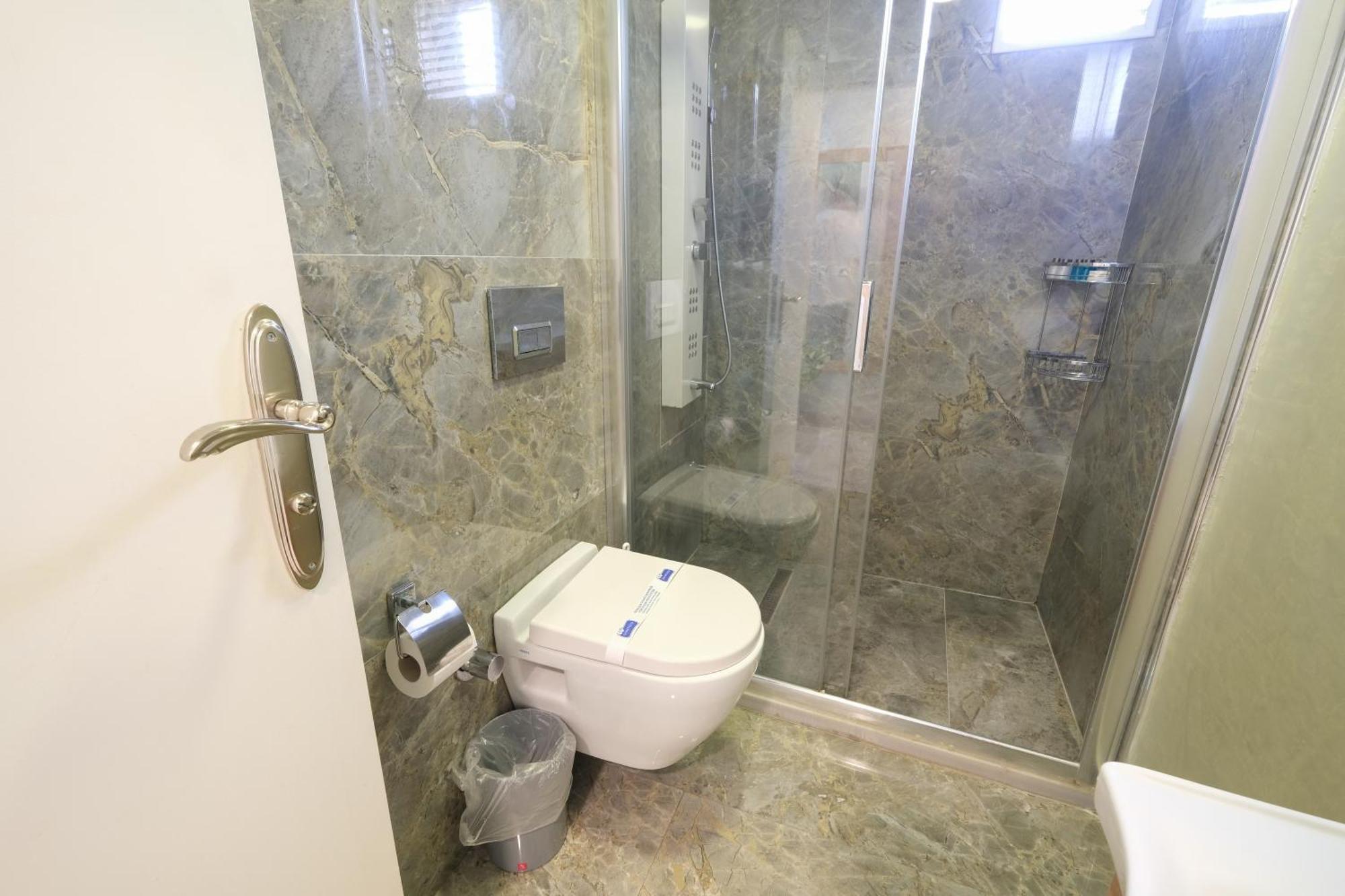 Loren Hotel&suites Отель