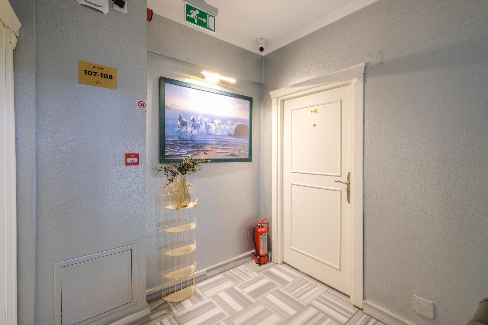 Loren Hotel&suites Отель