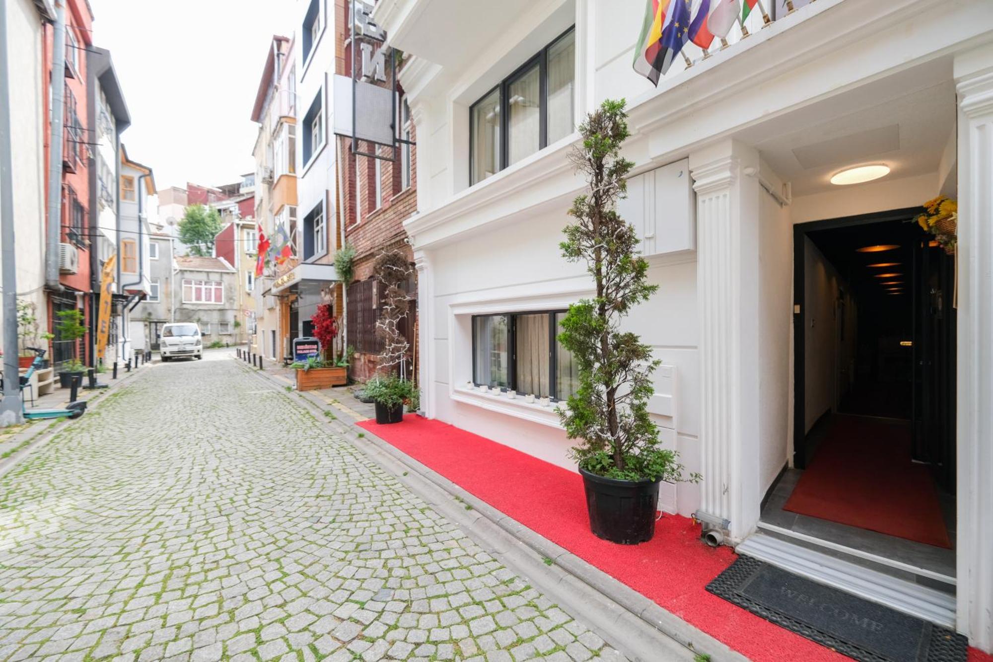 Loren Hotel&suites Отель 3*