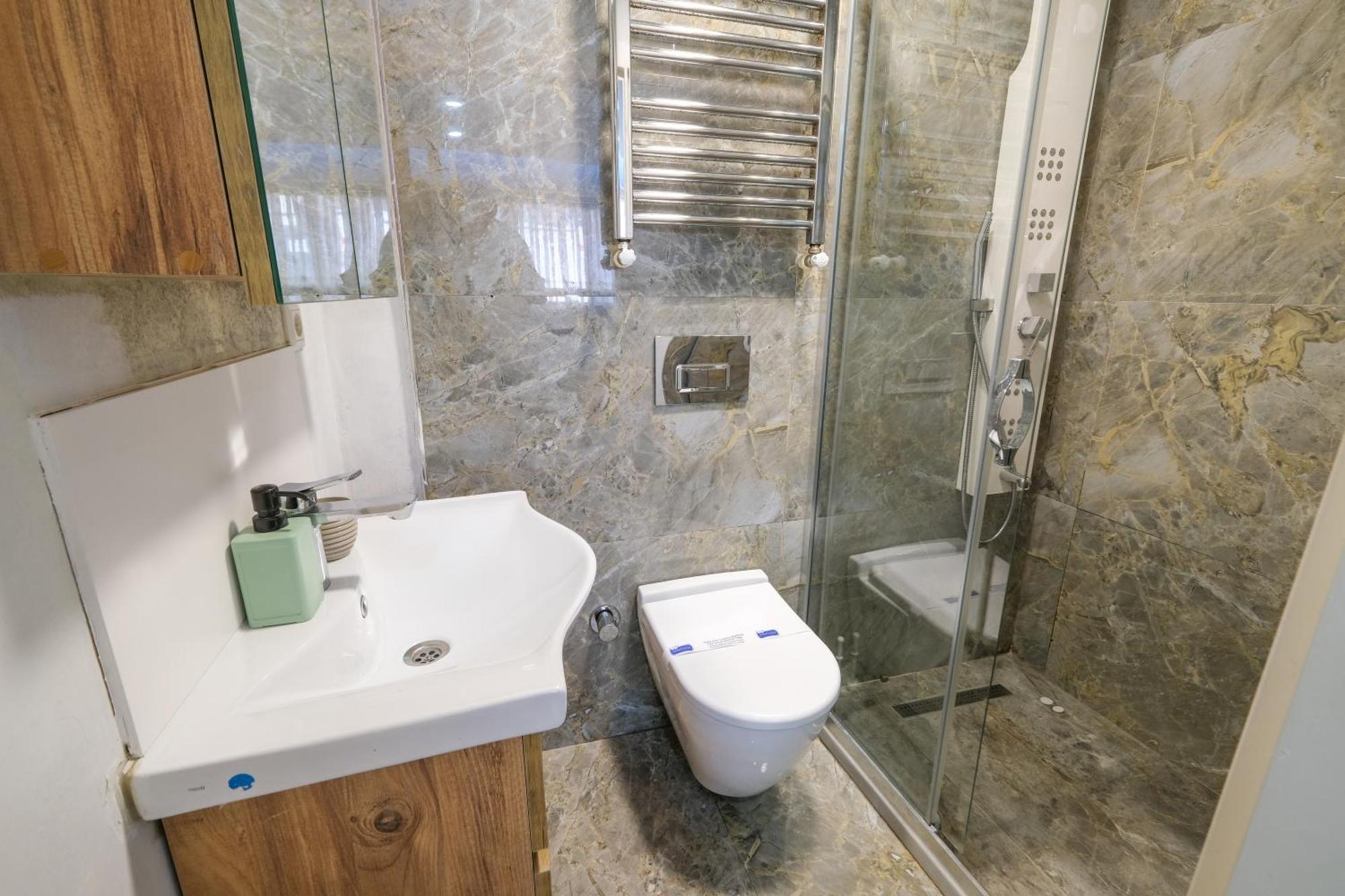 Отель Loren Hotel&suites